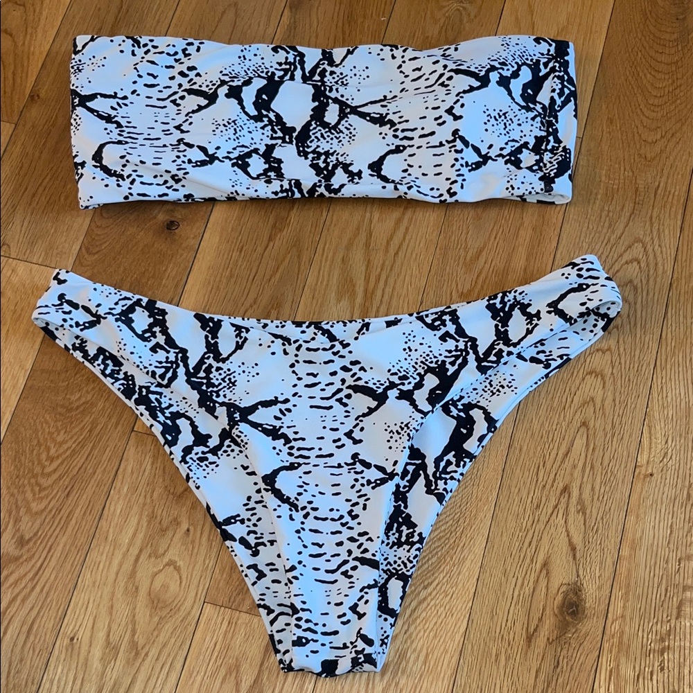 Romwe White & Black Snake Print Bikini Set - Size L